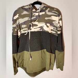 Color Blocked Camo Hoodie Sz S